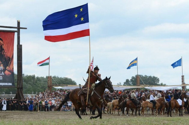 A gagauz lobogó a Kurultajon