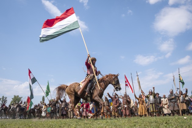 Magyar_zaszlo_kurultaj_60