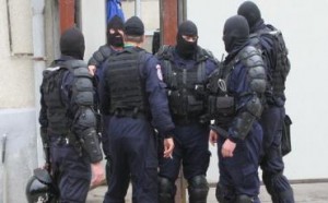 Házkutatások és őrizetbevétel / fotó: maszol.ro