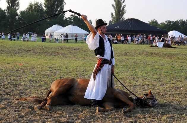 kurultaj_csikos2